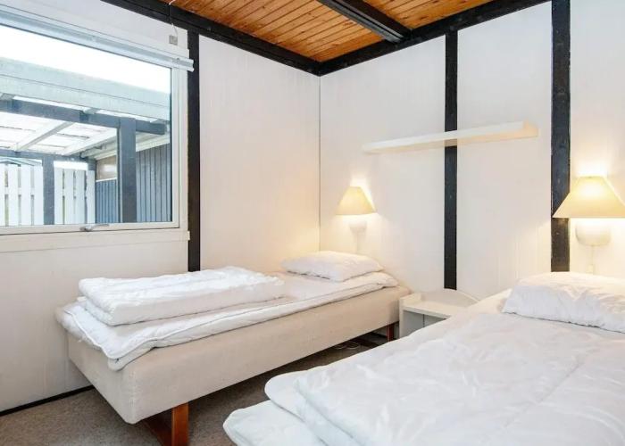 6 Person Holiday Home in Ronde