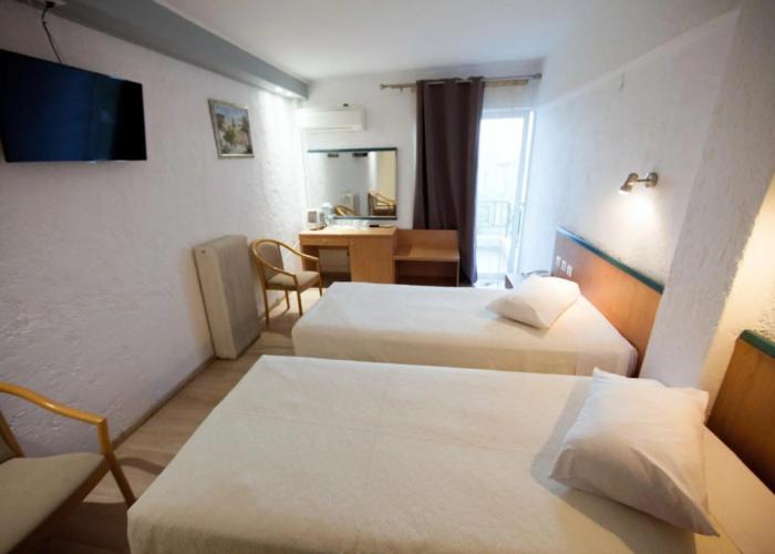 Thomas Beach Hotel