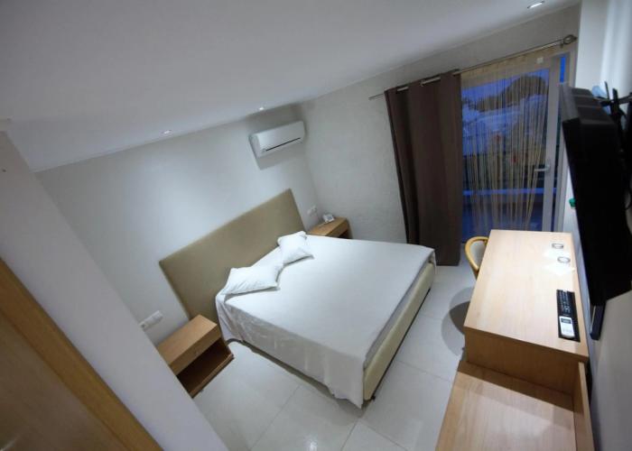 Thomas Beach Hotel