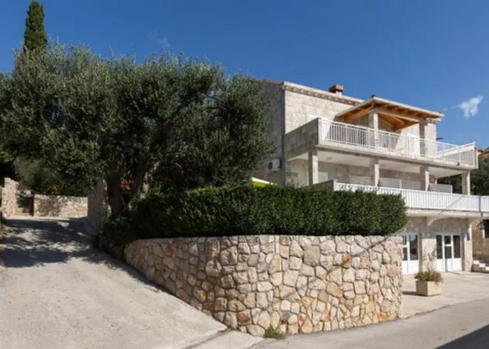 House Rasica