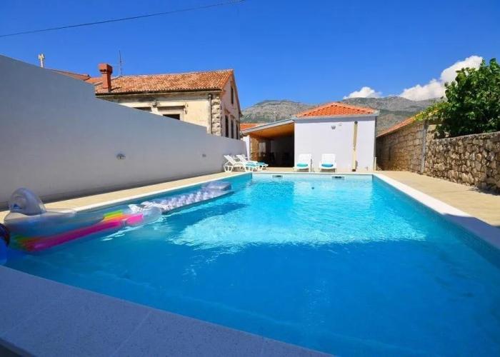 Holiday Home Belmondo