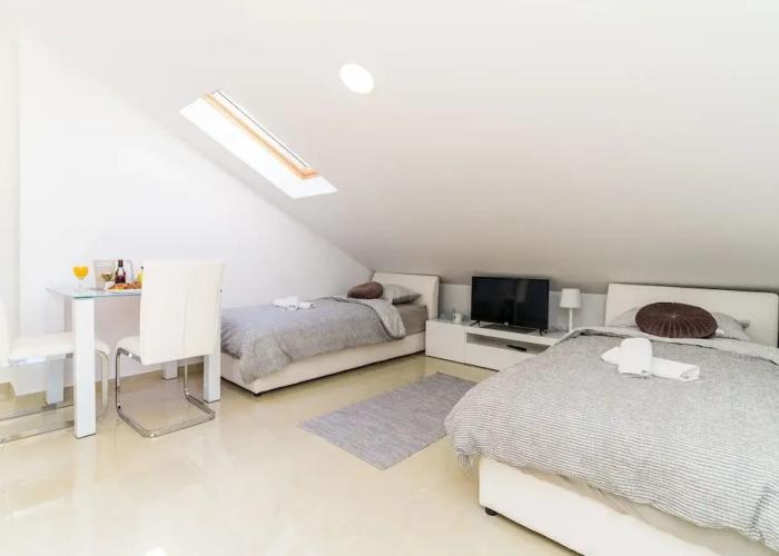 Apartments Šmanjak