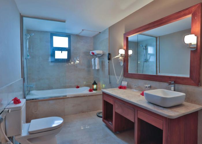 Ngalawa Hotel & Resort