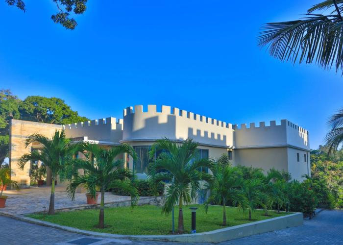 Ngalawa Hotel & Resort