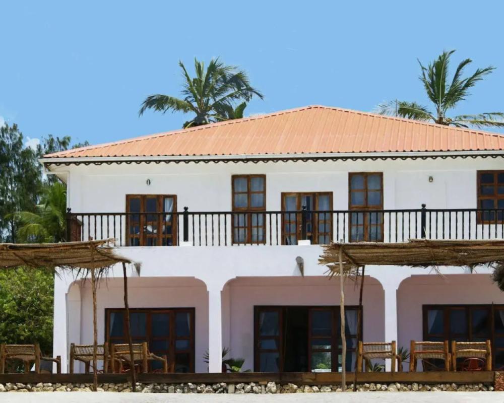 Moonshine Uroa Boutique Hotel