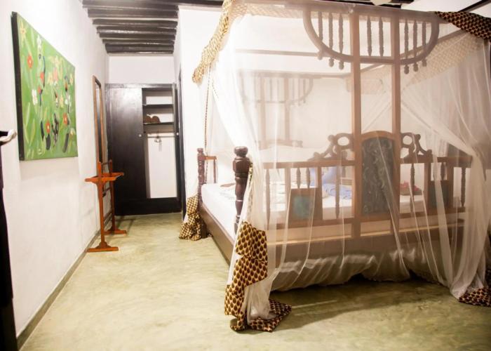 Moonshine Uroa Boutique Hotel