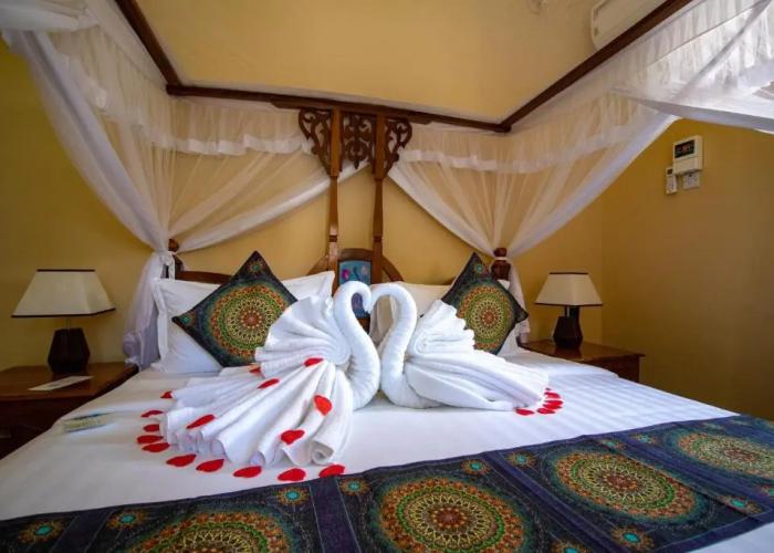 Sunny Palms Beach Bungalows