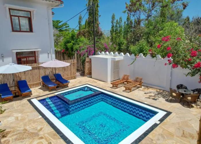 Sunny Palms Beach Bungalows