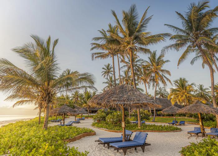 Breezes Beach Club & Spa – Half Board Hotel