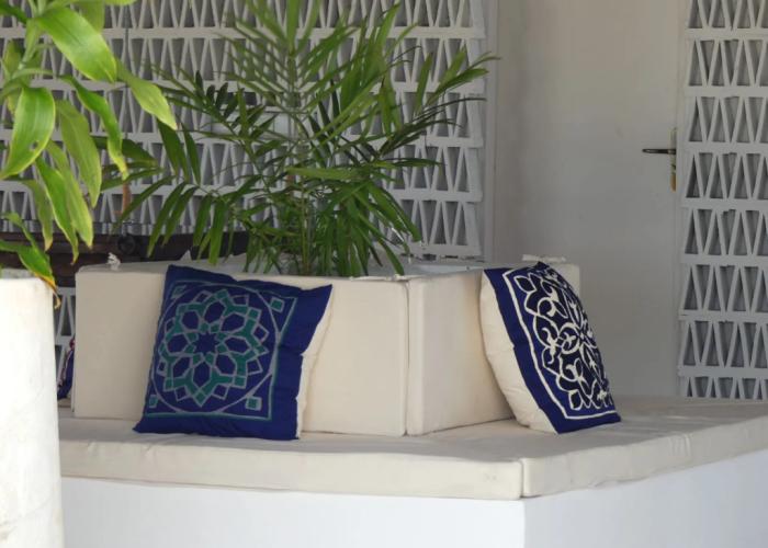 Zanbluu Beach Hotel