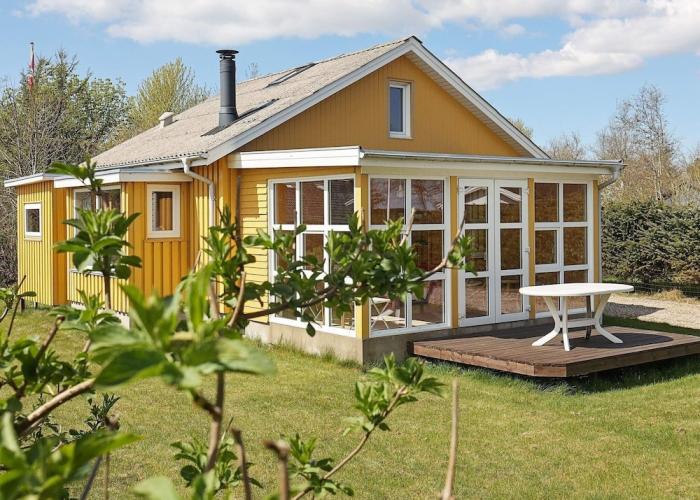 Tranquil Nature Escape-by Traum