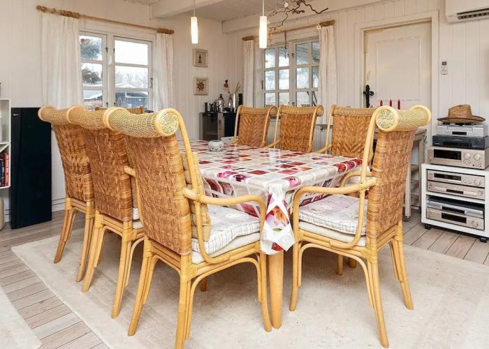 6 Person Holiday Home in Thyholm