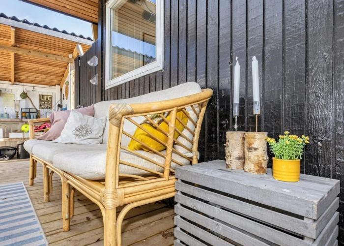 6 Person Holiday Home in Hojslev