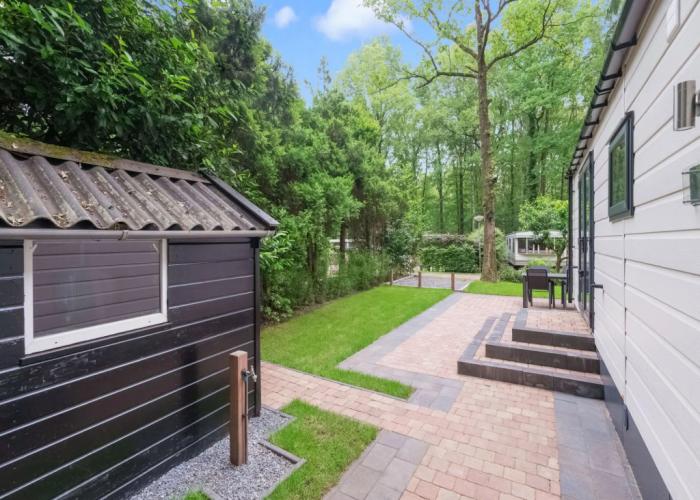 Beautiful Chalet in the Woods With a Shared Pool