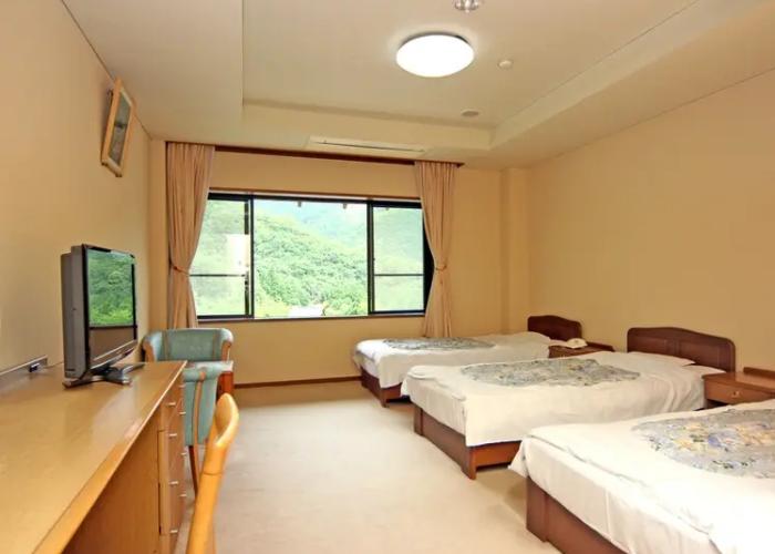 Tsurunoyu Onsen
