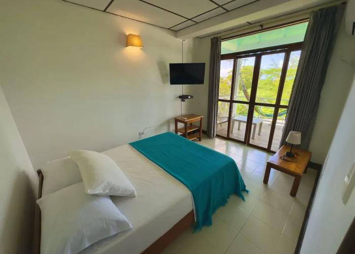 South West Bay Cabañas