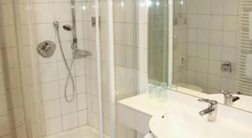 фото Der grüne Baum Hotel