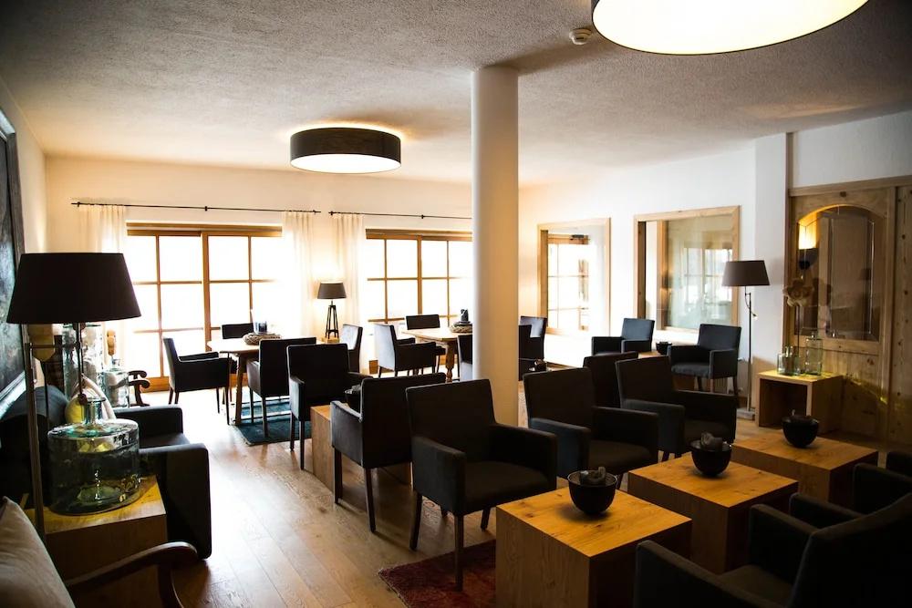фото Der grüne Baum Hotel