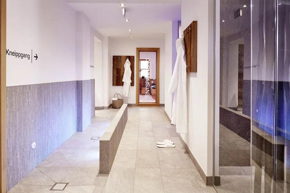 фото Der grüne Baum Hotel