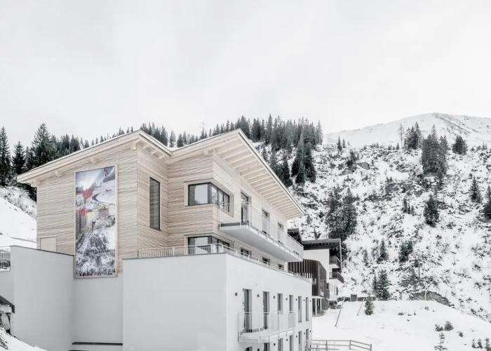 Mondschein Hotel and Chalet