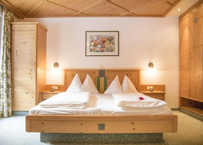 Fliana Arlberg Studios and Apartments