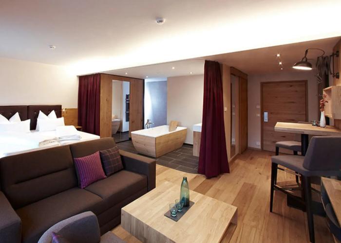 Anthony's Life & Style Hotel