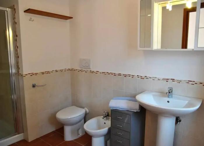 Red Roses Flat in a Semi-detached Villa