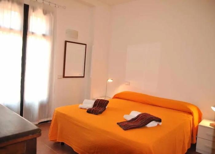 Red Roses Flat in a Semi-detached Villa