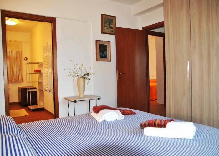 Red Roses Flat in a Semi-detached Villa