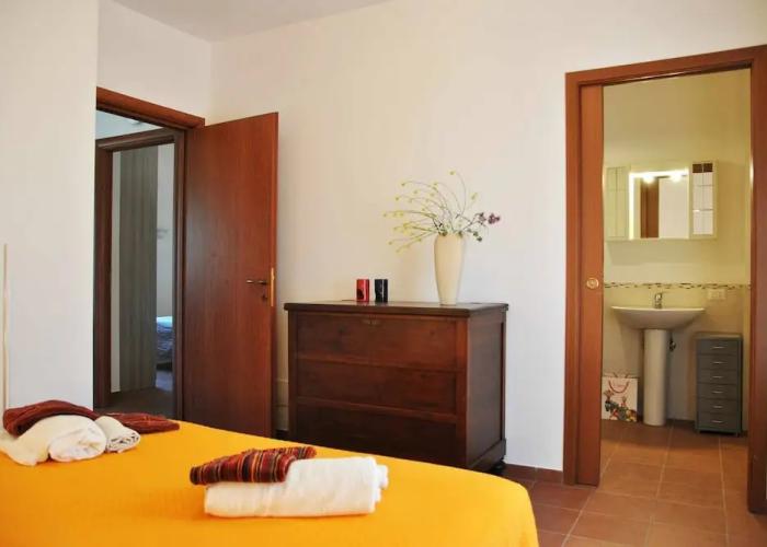 Red Roses Flat in a Semi-detached Villa