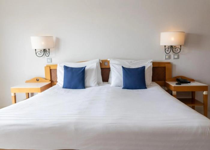Calypso Hotel