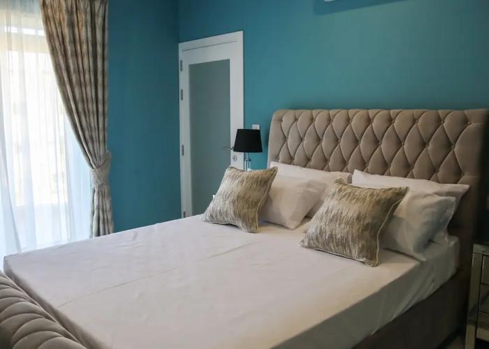 100 Boutique Living
