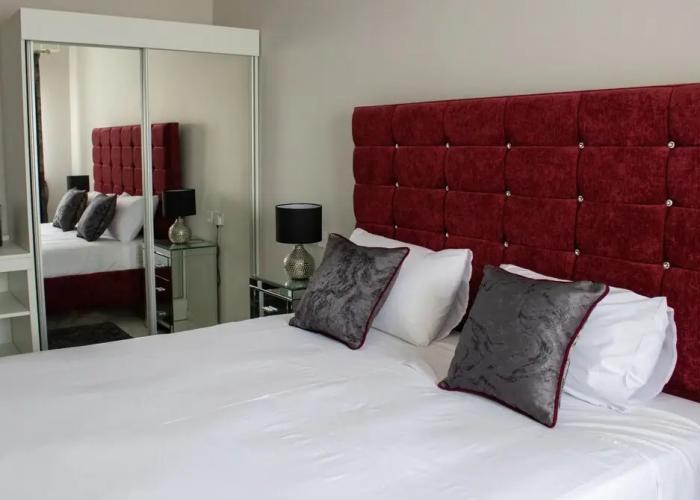 100 Boutique Living