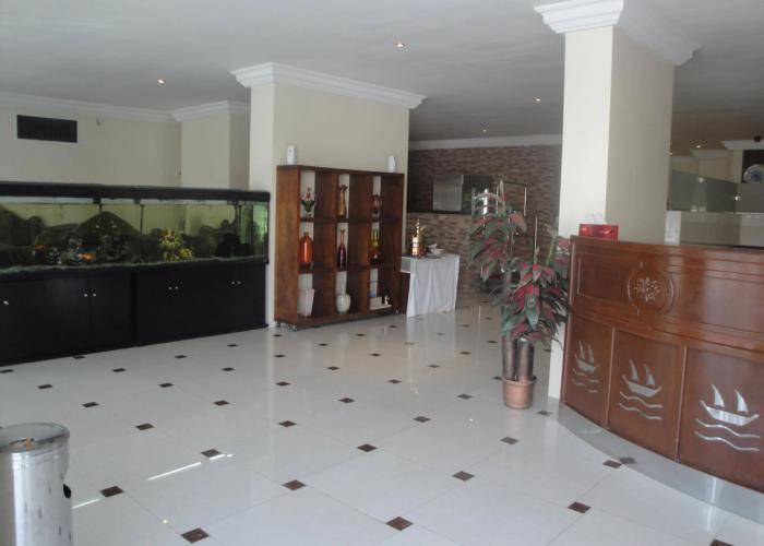 Marina Royal Hotel Suites