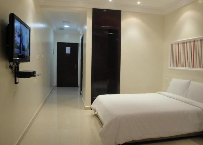 Marina Royal Hotel Suites