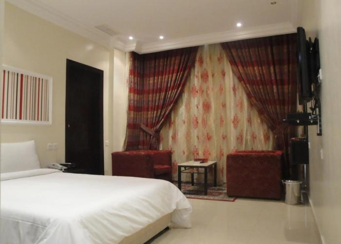 Marina Royal Hotel Suites