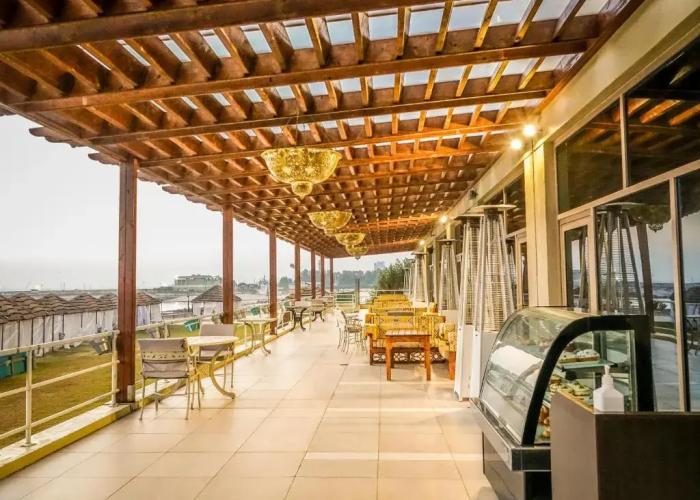 Alkoutbeachhotel Hotel