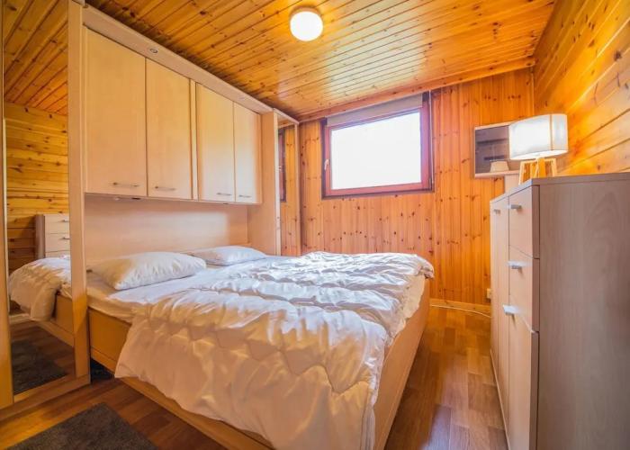 Chalet in Somme-leuze With Parking