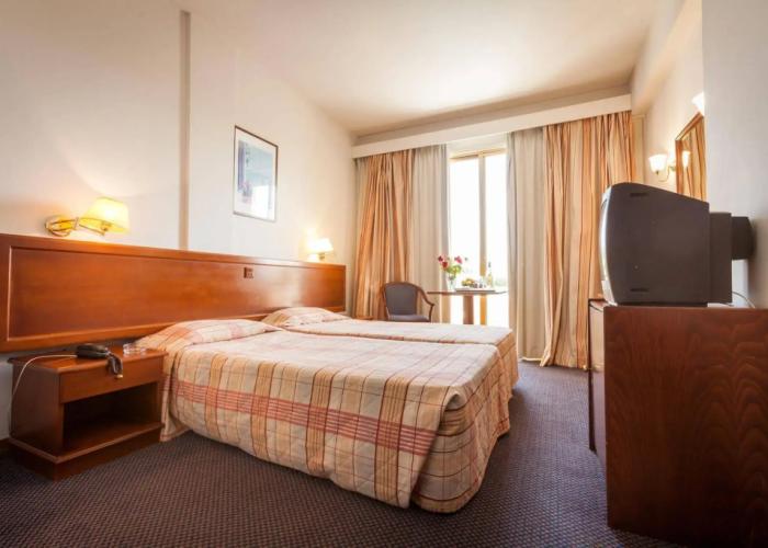 Crown Resorts Horizon Hotel