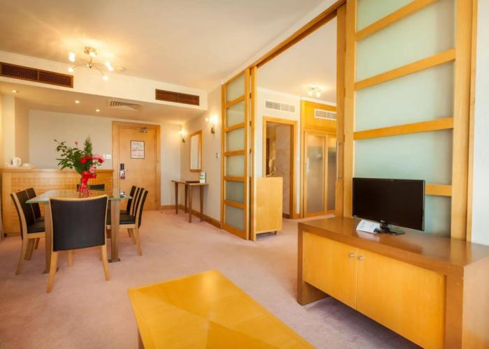 Crown Resorts Horizon Hotel
