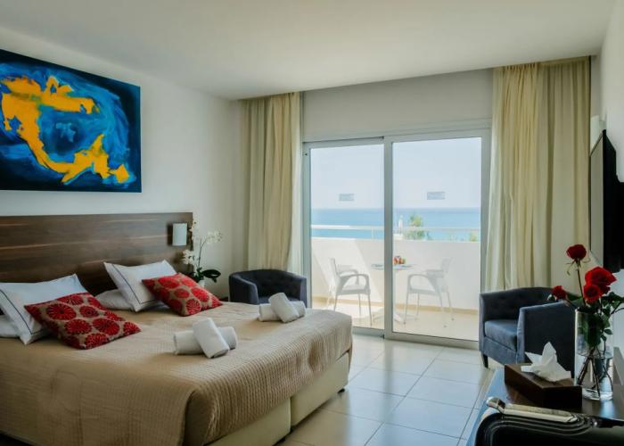 Theo Sunset Bay Hotel
