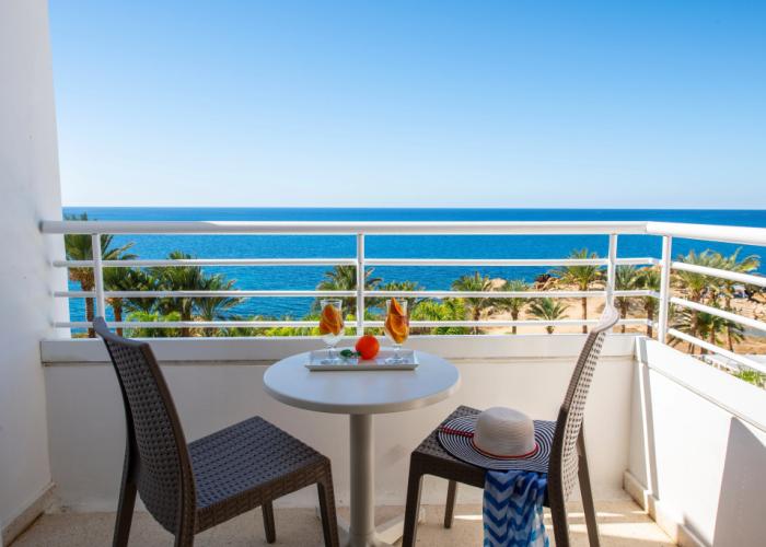 Queen's Bay Hotel