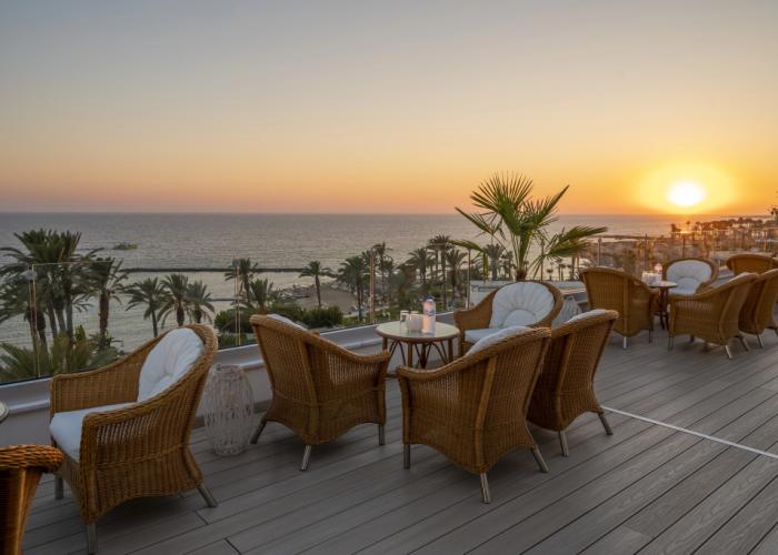 Constantinou Bros Pioneer Beach Hotel