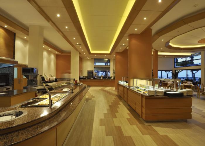 Constantinou Bros Pioneer Beach Hotel