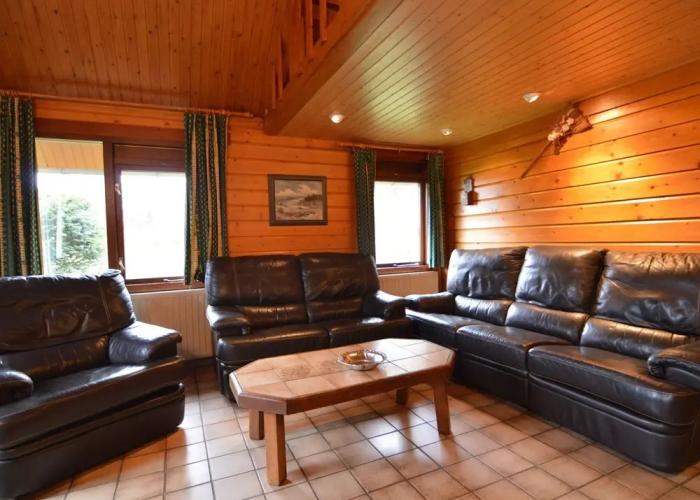 Chalet in Ovifat Near Lake