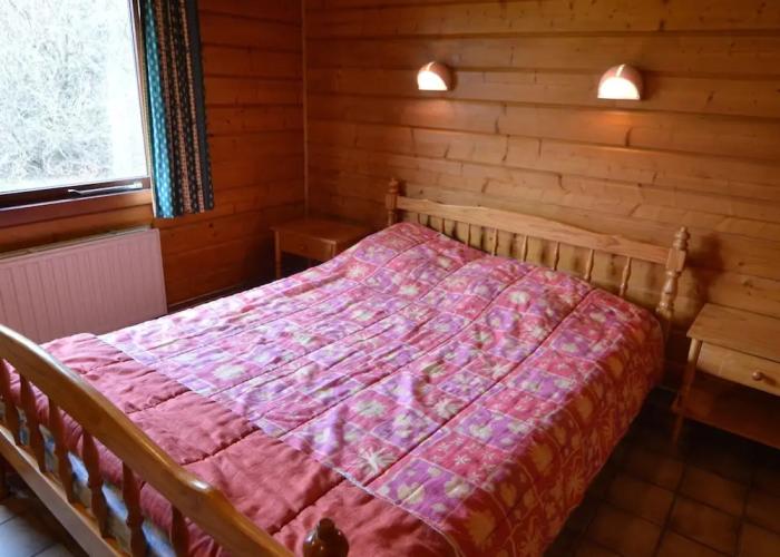 Chalet in Ovifat Near Lake