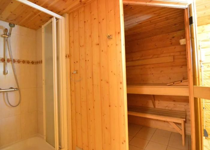 Chalet in Ovifat Near Lake