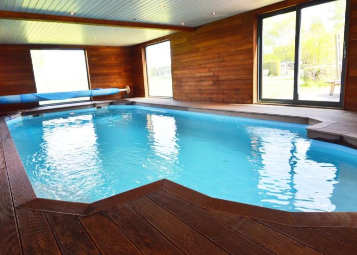 Delightful Villa in Sourbrodt With Pool