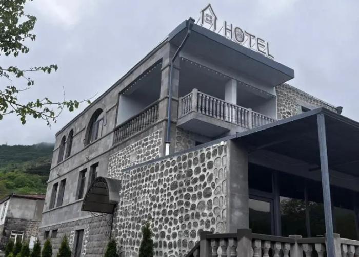 Popock Goris Guest House