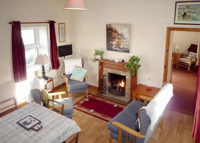 Bridies Holiday Cottage Roundstone